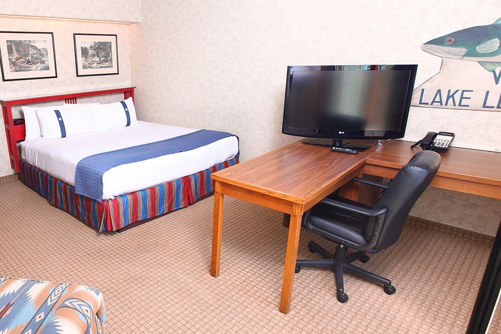 Wildwood Lodge & Suites Clive Exteriér fotografie