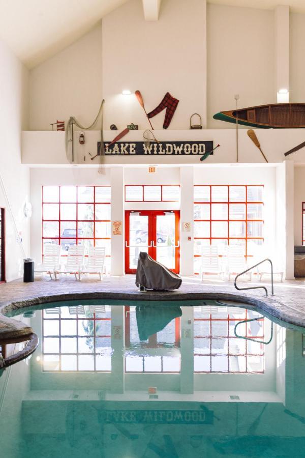 Wildwood Lodge & Suites Clive Exteriér fotografie